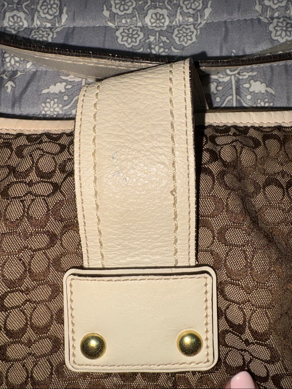 Vintage Coach Cream and Brown Shoulder Bag with Gold Hardware - Picture 10 of 10